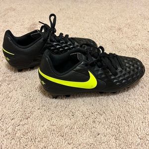 Nike Jr. Tiempo Multi-Ground Soccer Cleats